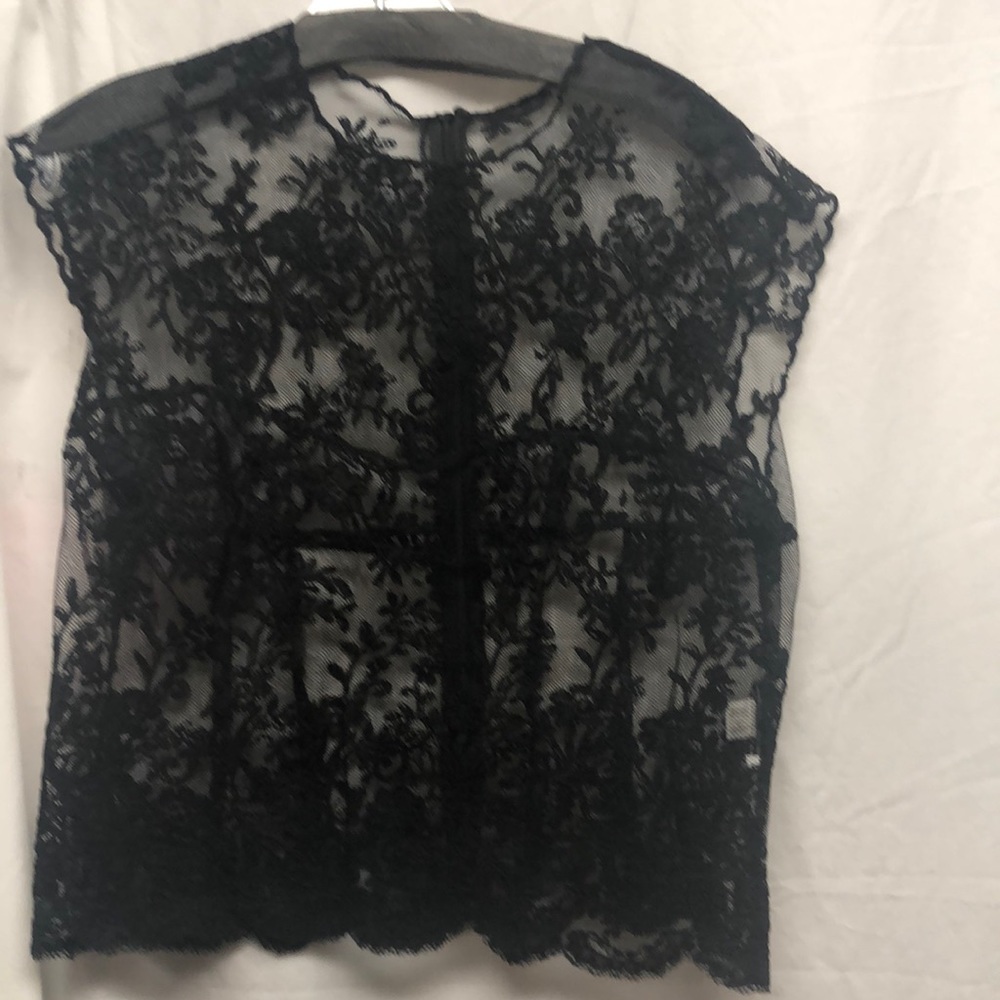 Beautiful lace shell zip back Marissa Baratelli